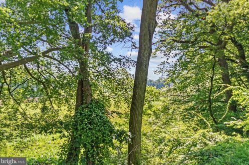 716 Creek Ln, West Deptford NJ 08051-1631 exterior