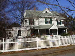 189 Lincoln St, Newton, MA 02461-1327