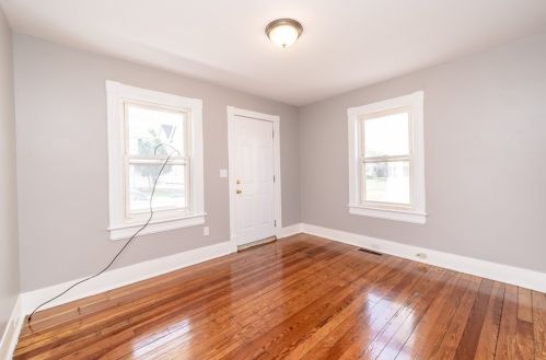 19 Frederick St, Montgomery MA 01085-3180 exterior