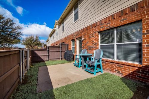 7216 Mediterranean Dr, Plano TX 75093-2137 exterior