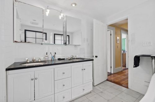 336 Elliot St, Newton MA 02464-1250 exterior