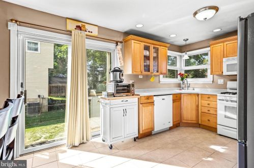 236 Mantua Blvd, West Deptford NJ 08051-1038 exterior