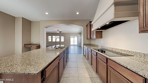 2410 Aloe Vera Dr, Phoenix AZ  85085-7018 exterior