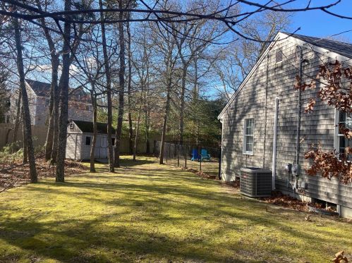 250 Candlewood Dr, Eastham MA 02642-2288 exterior