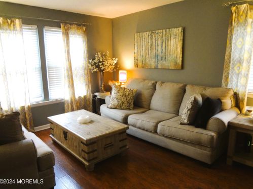 800 Begonia Ct, Jackson Twp NJ  08527-4140 exterior