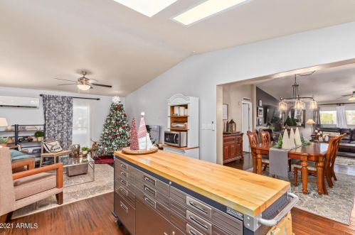 42010 3 St, Phoenix AZ 85086-7300 exterior