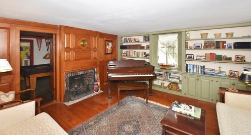 257 Shrewsbury St, Holden, MA 01520-2177