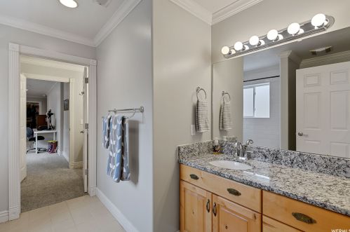 35 Lone Holw Dr, Sandy UT 84092-5530 exterior