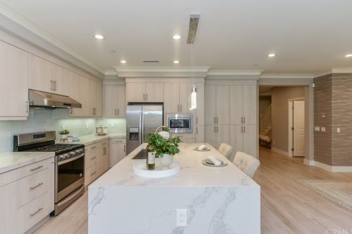 32 Larkfield, Irvine CA 92620-2140 exterior