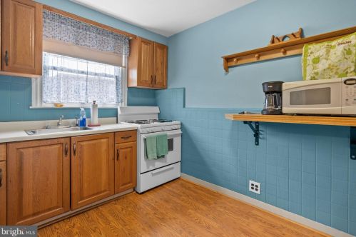 6037 Loretto Ave, Philadelphia PA 19149-3211 exterior