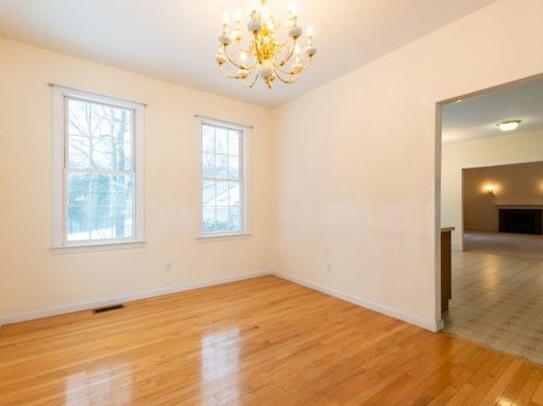 20 Saffron Dr, Worcester MA 01605-4024 exterior