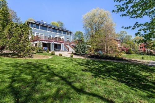 34 Summer St, Nahant MA 01908-1460 exterior