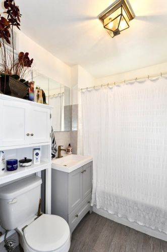 1319 Home Ave, Forest View IL 60402-1239 exterior