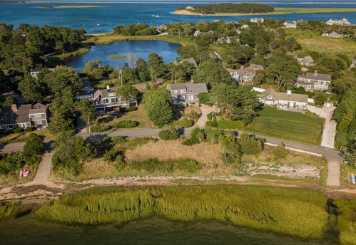 48 Strong Is Rd, Chatham MA 02633-1435 exterior