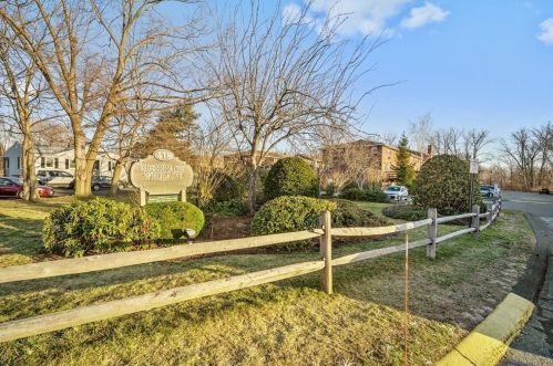 418 Meadow St, Agawam MA  01001-2219 exterior