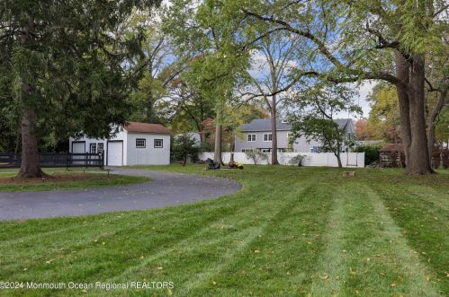 215 Silverside Ave, Little Silver NJ 07739-1713 exterior