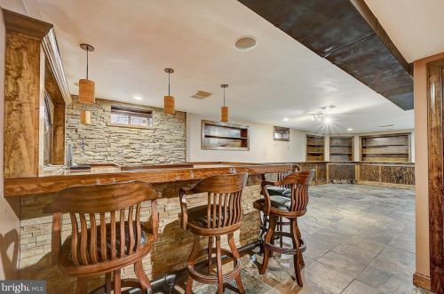 985 6th St, Philadelphia PA  19123-1405 exterior