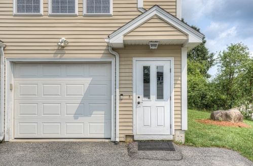 4 Good Harbor Dr, Worcester, MA 01606-1188