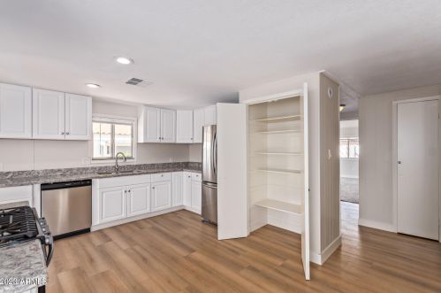 424 Charleston Ave, Phoenix AZ  85022-1529 exterior