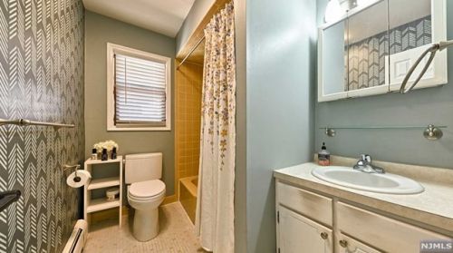 331 Skyline Lake Dr, Skyline Lakes NJ  07456-1953 exterior