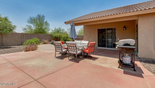 25801 65 Dr, Phoenix AZ 85033-1605 exterior