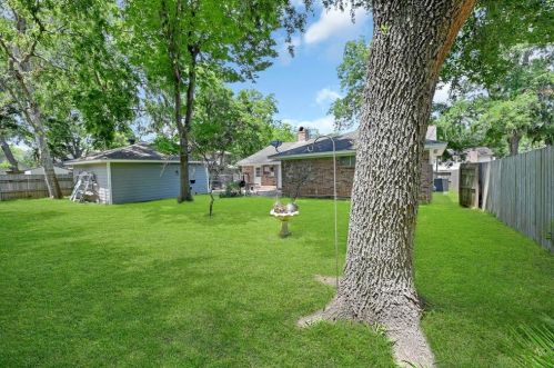 2210 Belmont Dr, Richmond TX 77469-5502 exterior