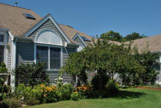 71 Hidden Bay Dr, Dartmouth MA  02748-3091 exterior