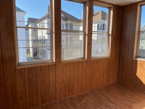 279 Earle St, New Bedford MA 02746-1813 exterior