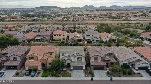 1665 Blaylock Dr, Phoenix AZ 85085-6324 exterior