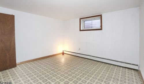 11 Van Rensselear St, Belleville NJ 07109-2911 exterior