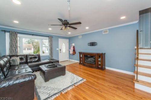 55 Nokomis Ave, Lake Hiawatha NJ  07034-2611 exterior