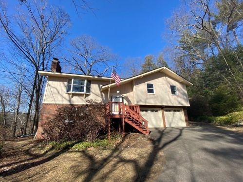 115 Sand Hill Rd, Amherst, MA 01002-1114