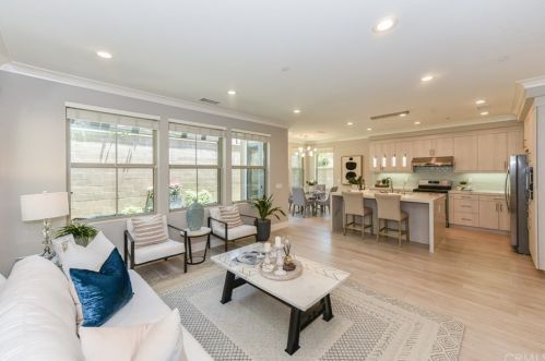 32 Larkfield, Irvine CA 92620-2140 exterior