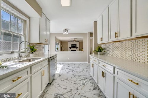 6147 Campfire, Columbia MD 21045-4050 exterior