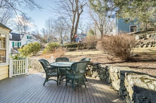 7 Monadnock Rd, Arlington MA 02476-8026 exterior