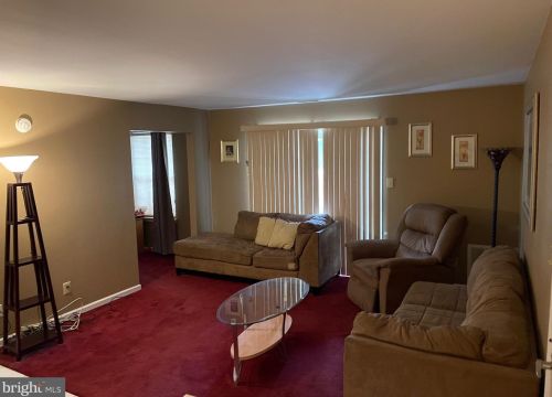 1061 Tristram Cir, West Deptford, NJ 08051-2208