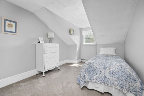 4 Pinegrove Rd, Hingham MA 02043-3923 exterior