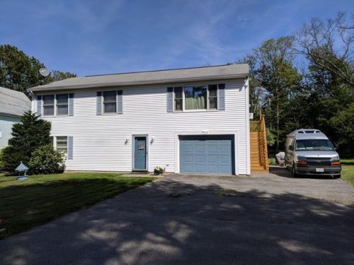 17 Stockholm Ave, Rockport, MA 01966-1254