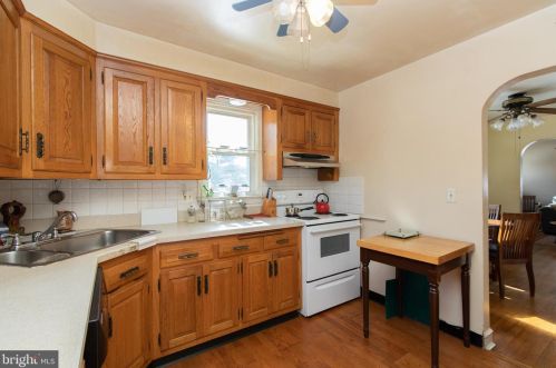 1398 Good Intent Rd, West Deptford NJ 08096-6116 exterior