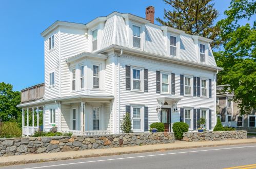 204 Sandwich St, Plymouth, MA 02360-2460