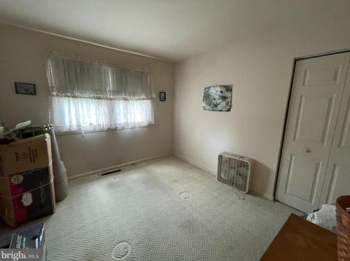 1 Budd Blvd, West Deptford NJ 08096-3332 exterior