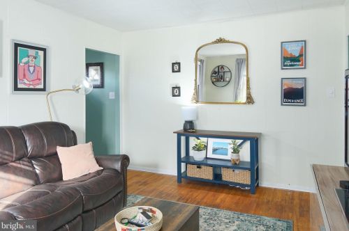 413 Beacon Ave, West Deptford NJ  08066-1152 exterior