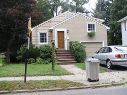 115 Beethoven Ave, Newton, MA 02468-1731