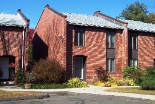 6 Bedford Ct, Amherst MA  01002-2824 exterior