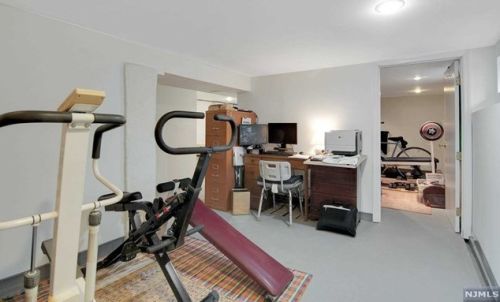 16 Argyle Pl, Kearny NJ 07032-2705 exterior