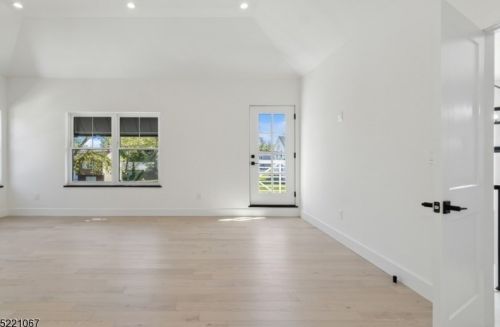 19 Grant Ave, East Hanover NJ  07936-2950 exterior