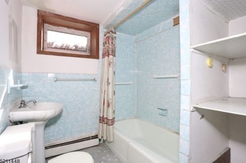 11 Van Rensselear St, Belleville NJ 07109-2911 exterior