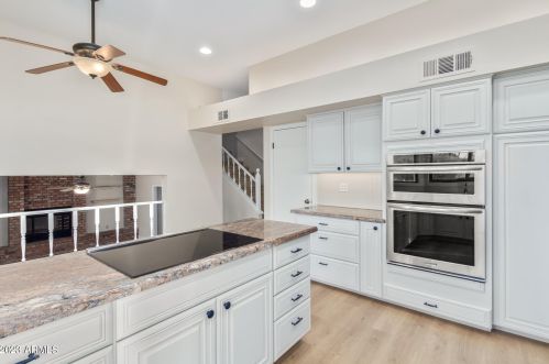 3835 Ahwatukee Dr, Phoenix AZ 85044-2033 exterior