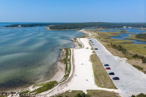 155 Great Nck Rd, Wareham MA 02571-2426 exterior