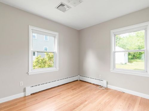 39 Riv St, Seekonk MA 02771-4706 exterior